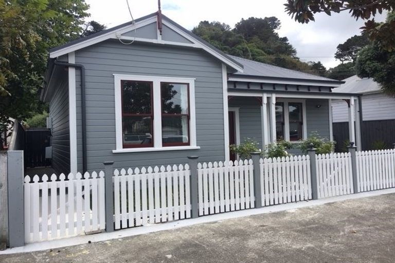 Photo of property in 33 Riddlers Crescent, Petone, Lower Hutt, 5012