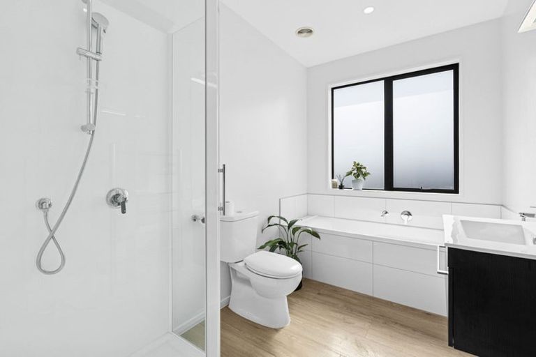 Photo of property in 4 Robrosa Street, Wanaka, 9305