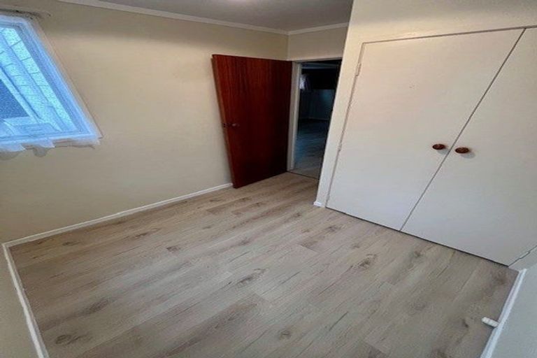 Photo of property in 27 Halberg Street, Glenfield, Auckland, 0629