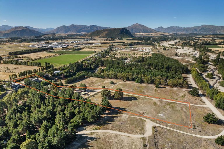 Photo of property in 293 Riverbank Road, Wanaka, 9382