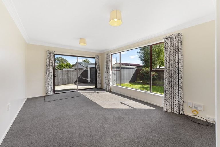 Photo of property in 2/54 Arran Crescent, Woolston, Christchurch, 8062
