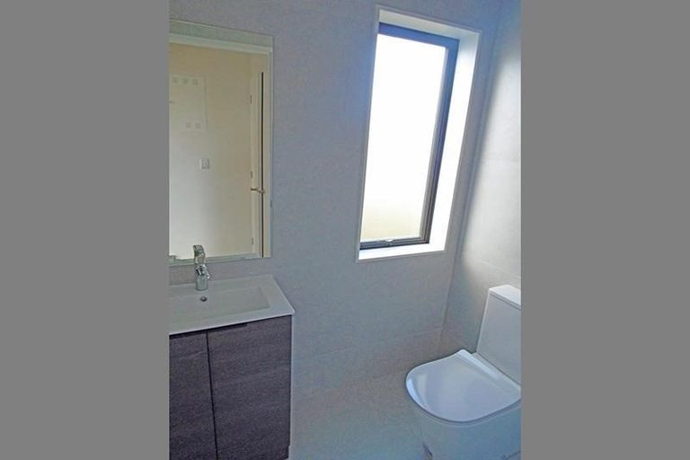 Photo of property in 30 Stephen Avenue, Henderson, Auckland, 0610