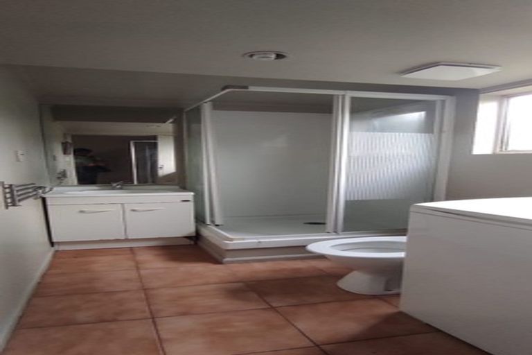 Photo of property in 1/41 Challen Close, Conifer Grove, Takanini, 2112