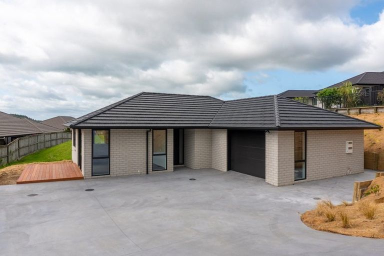 Photo of property in 2 Leeward Terrace, Port Whangarei, 0110