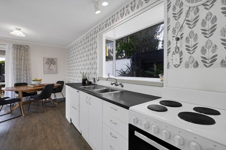 Photo of property in 33 Norwich Avenue, Spotswood, New Plymouth, 4310