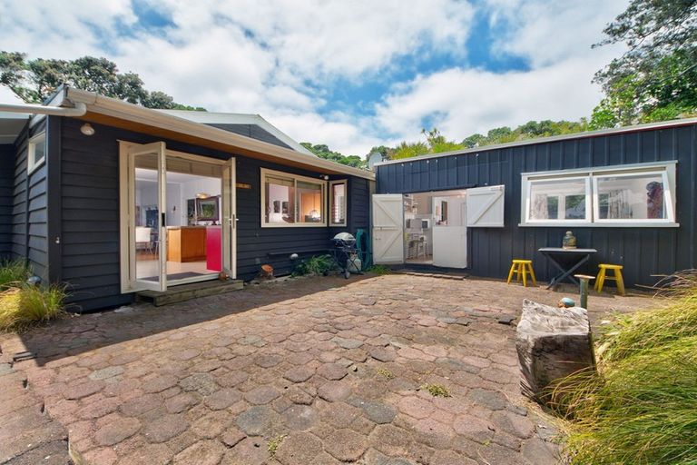 Photo of property in 54 Beach Valley Road, Piha, New Lynn, 0772