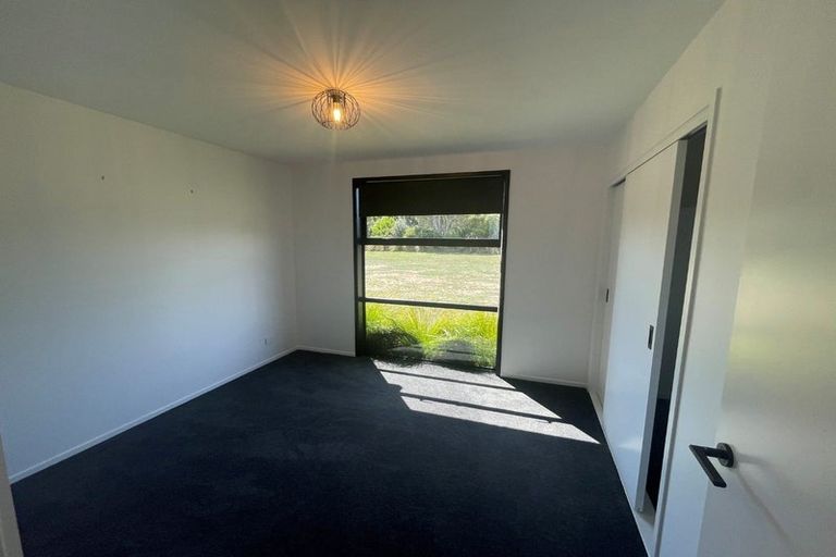 Photo of property in 450 Waitara Road, Huirangi, New Plymouth, 4373
