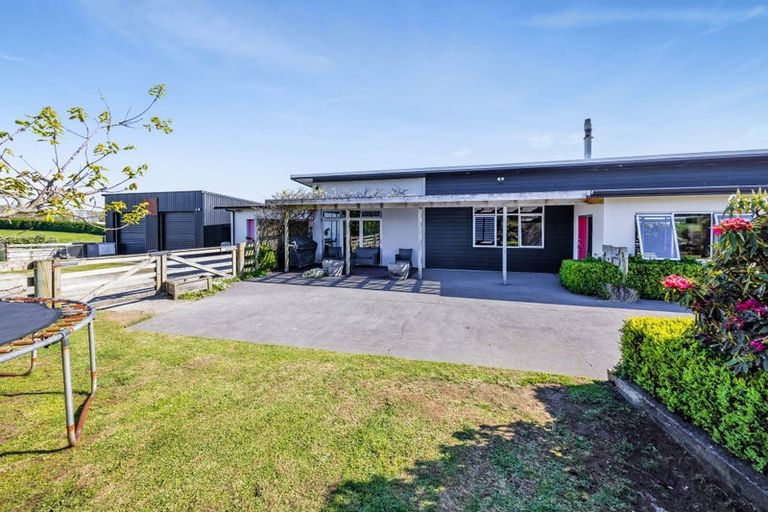 Photo of property in 5674 Mountain Road, Normanby, Hawera, 4673