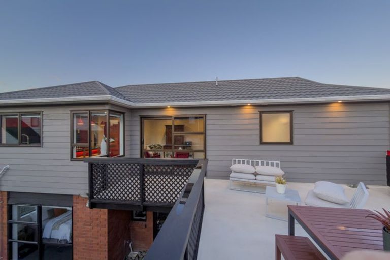 Photo of property in 3 Shastri Terrace, Khandallah, Wellington, 6035