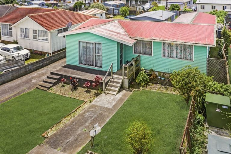 Photo of property in 74 Bader Drive, Mangere, Auckland, 2022