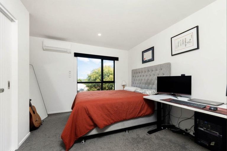 Photo of property in 4/28 Vodanovich Road, Te Atatu South, Auckland, 0610