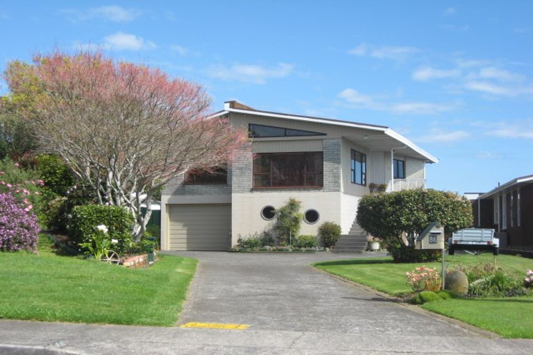 Photo of property in 86 Queens Road, Glen Avon, New Plymouth, 4312