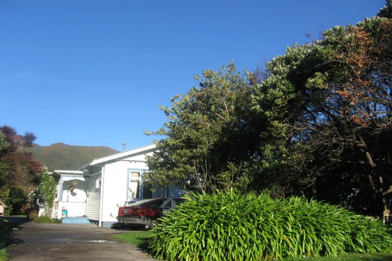 Photo of property in 74a Cambridge Terrace, Waterloo, Lower Hutt, 5011