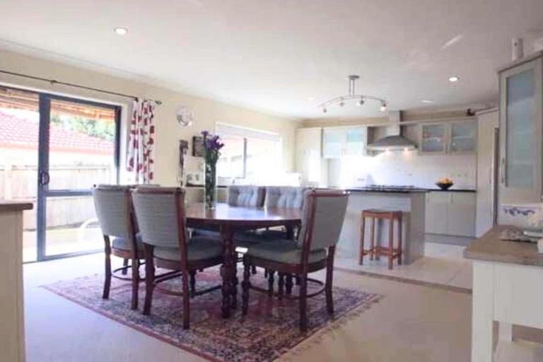 Photo of property in 56 San Marino Drive West, Henderson, Auckland, 0612