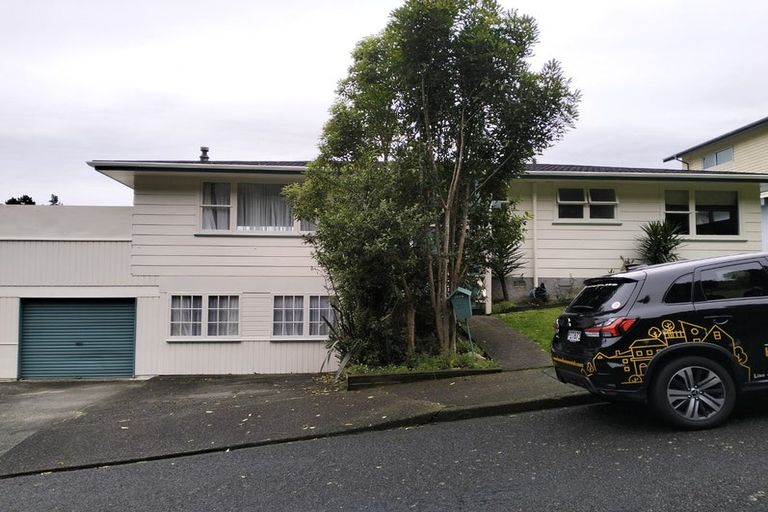 Photo of property in 27 Ngahere Street, Stokes Valley, Lower Hutt, 5019