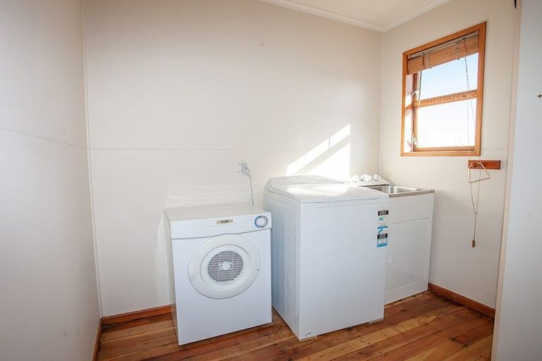 Photo of property in 15 Bayly Street, Waitara, 4320
