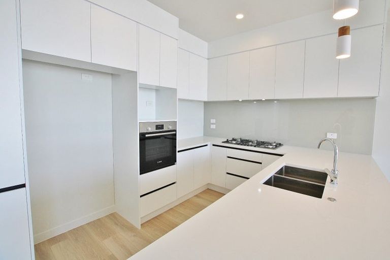 Photo of property in 10 Porowha Road, Westgate, Auckland, 0814