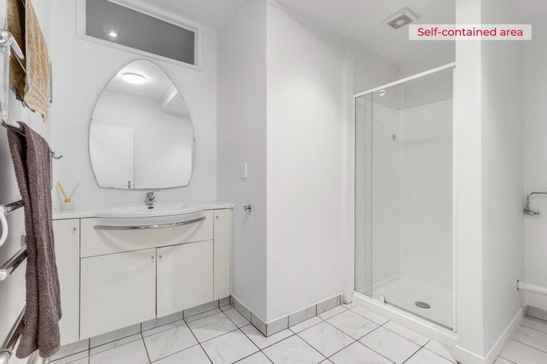 Photo of property in 3 Oak Avenue, Paremata, Porirua, 5024