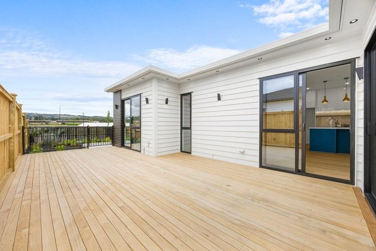 Photo of property in 12 Piko Road, Opaheke, 2113