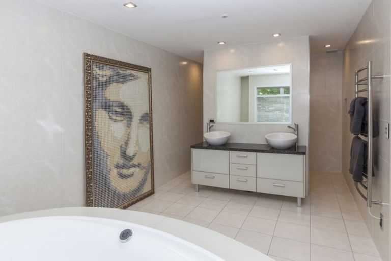 Photo of property in 158 Glandovey Road, Strowan, Christchurch, 8014