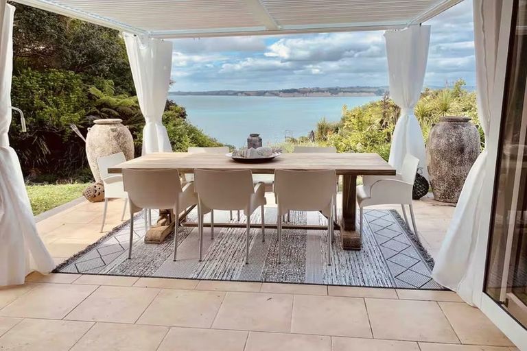 Photo of property in 837a Whangaparaoa Road, Manly, Whangaparaoa, 0930