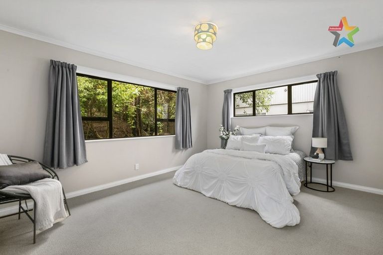 Photo of property in 51 Poto Road, Normandale, Lower Hutt, 5010
