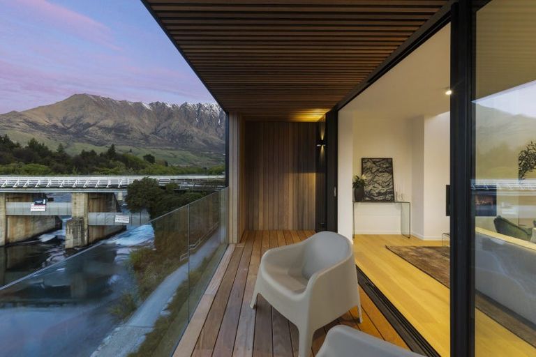 Photo of property in 11a William Rees Place, Kawarau Falls, Queenstown, 9300