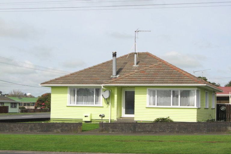 Photo of property in 9 High Street West, Waitara, 4320