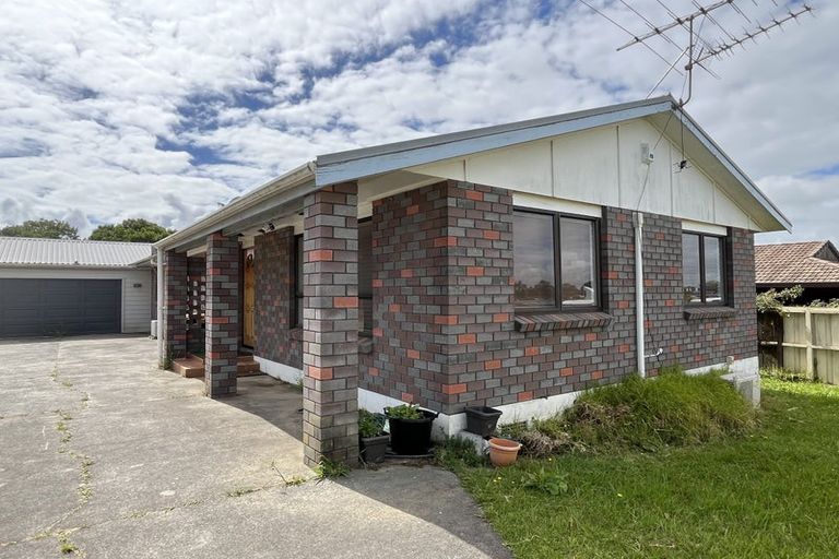 Photo of property in 146 Botany Road, Botany Downs, Auckland, 2010