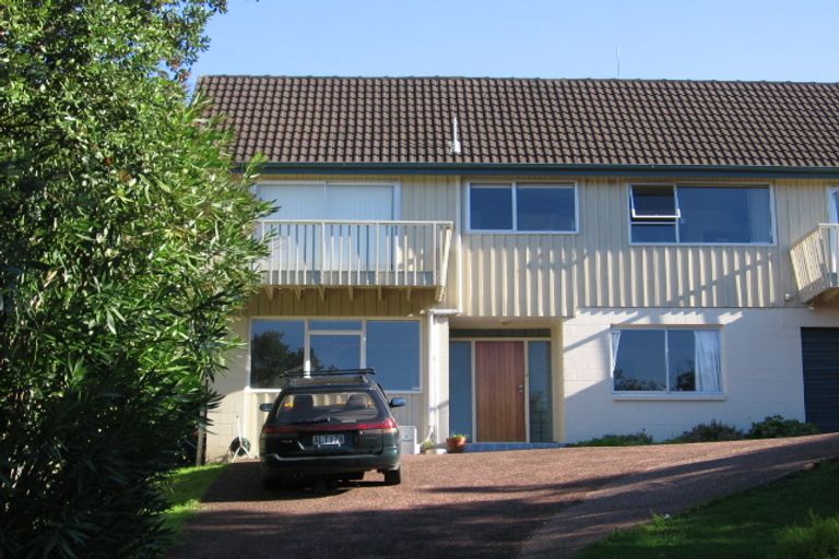 Photo of property in 17 Coromandel Crescent, Mairangi Bay, Auckland, 0630