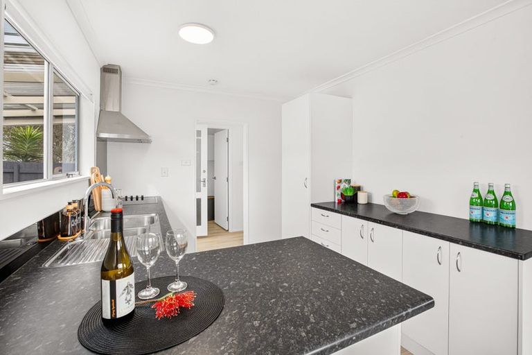 Photo of property in 15 Oleander Place, Bell Block, New Plymouth, 4312