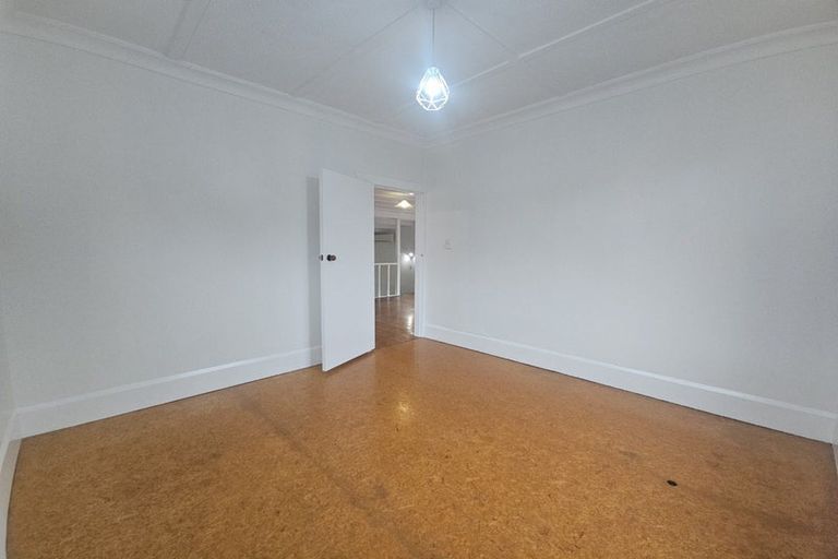 Photo of property in 35 Weymouth Street, New Plymouth, 4310