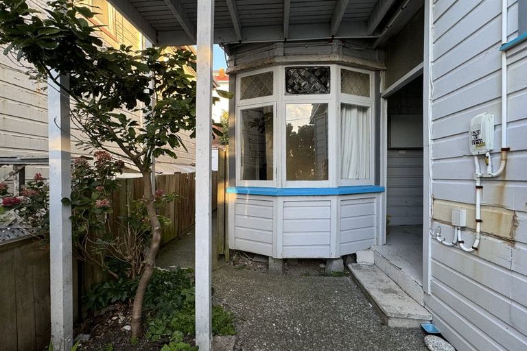 Photo of property in 14 Prince Street, Mount Victoria, Wellington, 6011
