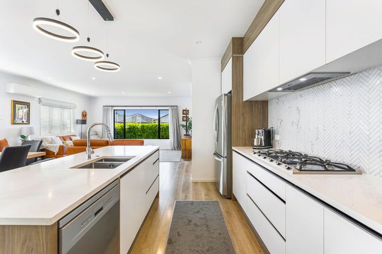 Photo of property in 54 Fruitlands Road, Kumeu, 0810