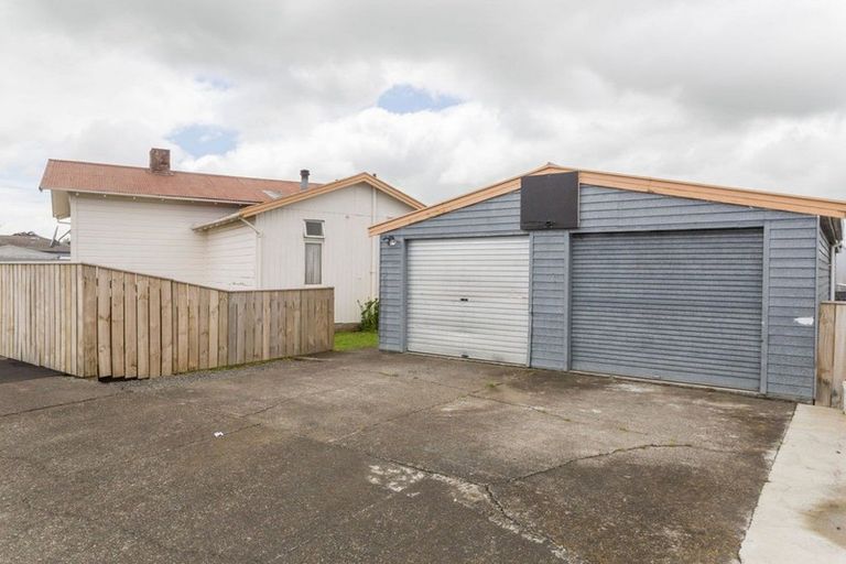 Photo of property in 7 Seddon Street, Dannevirke, 4930