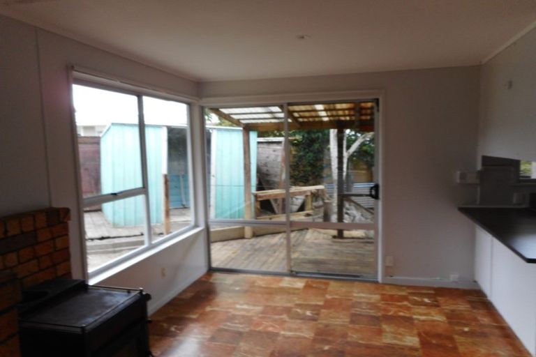 Photo of property in 27 Burndale Terrace, Manurewa, Auckland, 2102