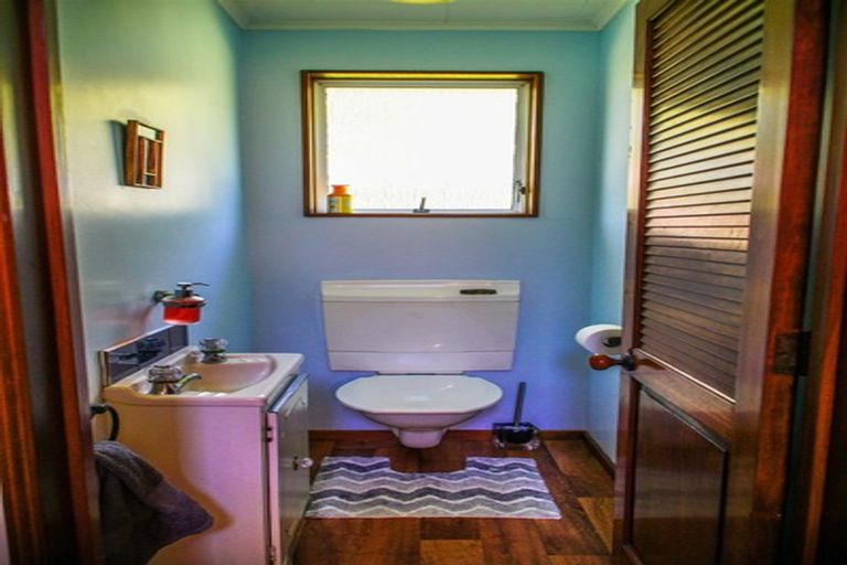 Photo of property in 37 Wakefield Street, Westport, 7825