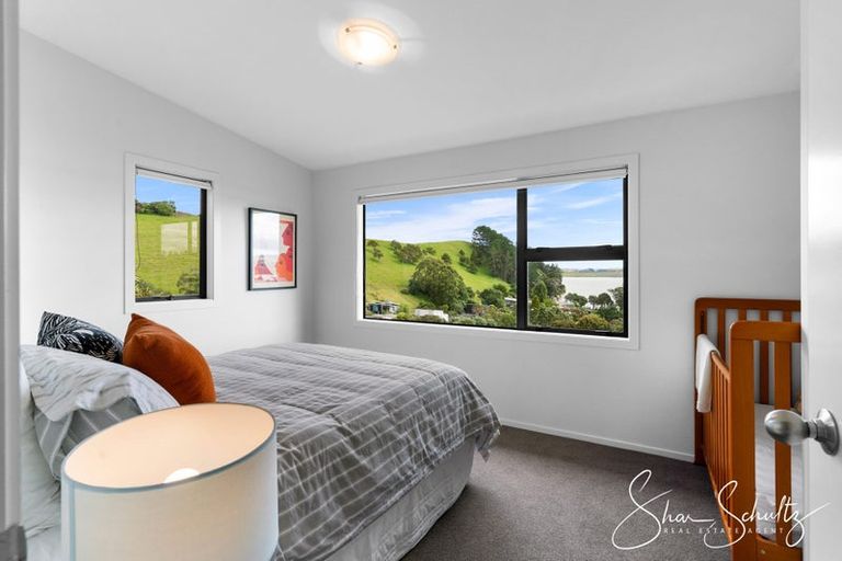 Photo of property in 24 Oxford Street, Whakapirau, Maungaturoto, 0583