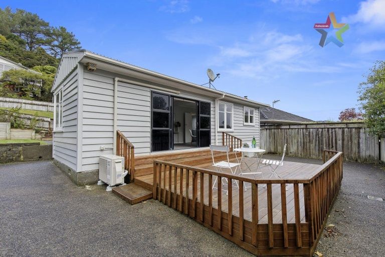 Photo of property in 26 Lowry Crescent, Stokes Valley, Lower Hutt, 5019