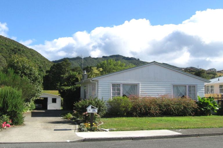 Photo of property in 85 Holdsworth Avenue, Trentham, Upper Hutt, 5018