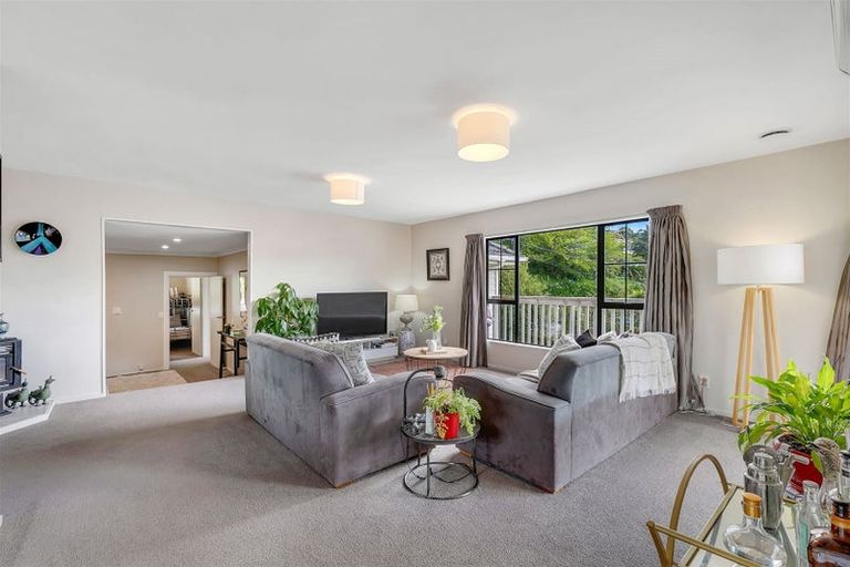 Photo of property in 308 Main Road, Tawa, Wellington, 5028
