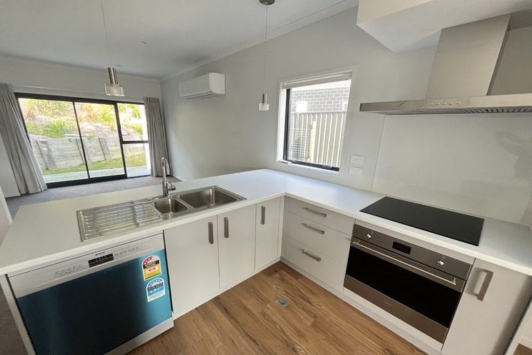 Photo of property in 11 Koreke Close, Kenepuru, Porirua, 5022