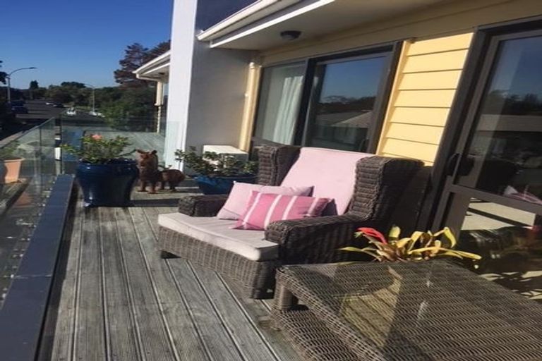 Photo of property in 57 Hayr Road, Three Kings, Auckland, 1042