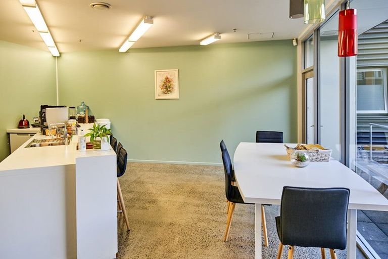 Photo of property in Montreaux, 164 The Terrace, Wellington Central, Wellington, 6011