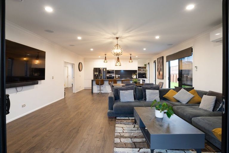 Photo of property in 15 Miharo Crescent, Flagstaff, Hamilton, 3210