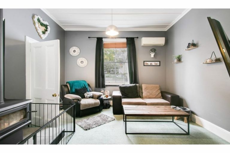 Photo of property in 85 Milton Road, Bluff Hill, Napier, 4110