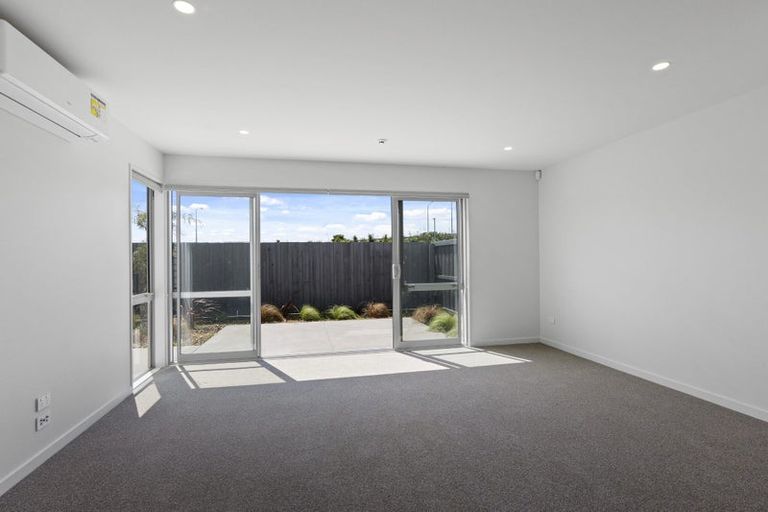 Photo of property in 11 Kakapo Lane, Redwood, Christchurch, 8051