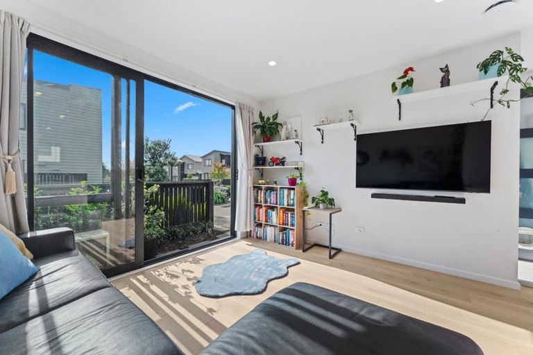 Photo of property in 9 Fuselage Road, Hobsonville, Auckland, 0616