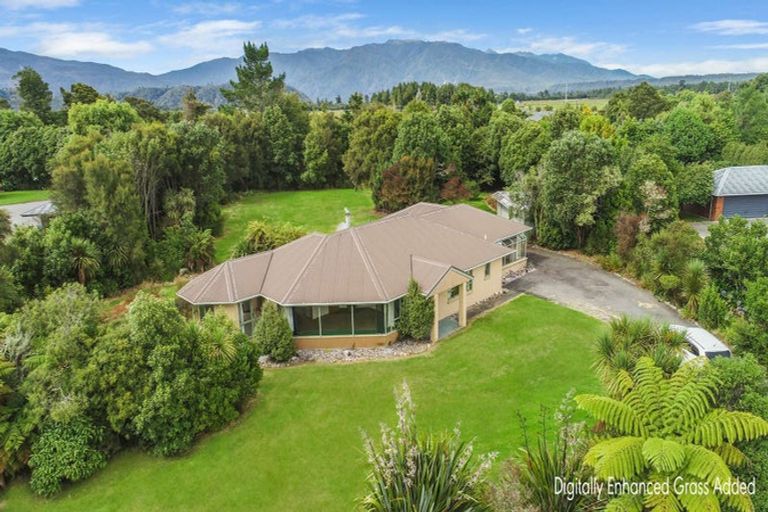 Photo of property in 37 Kew Road, Westport, 7825