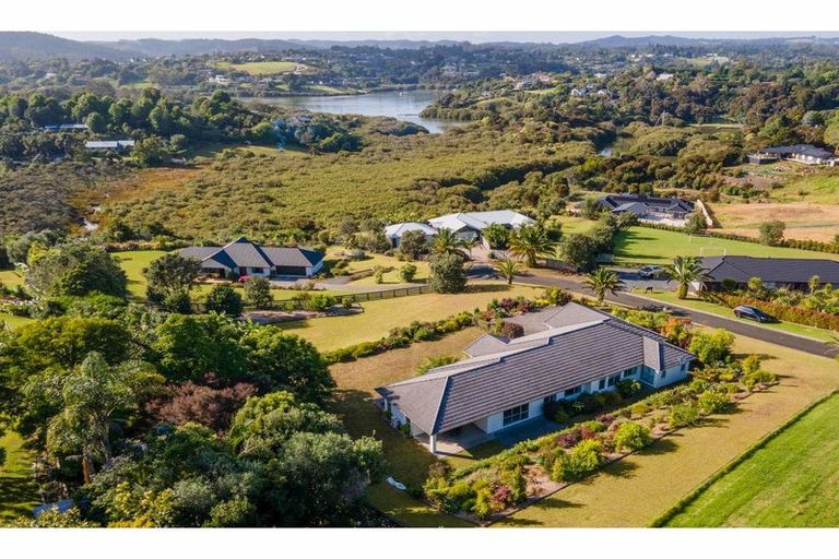 Photo of property in 7 Palm Drive, Kerikeri, 0294